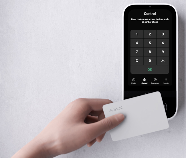 AJAX KeyPad TouchScreen: Безжична клавиатура със сензорен IPS дисплей, Bluetooth и вграден четец за безконтактни RFID карти,  поддържаща удостоверяване чрез парола, RFID карти, смартфони и кодове